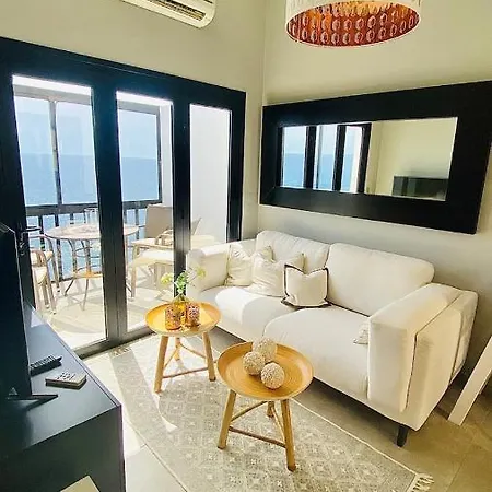 Very Romantic Seaview Mogan With Warm Pool *