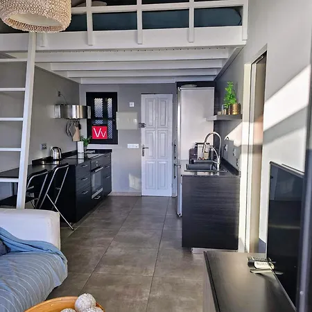 Very Romantic Seaview Mogan With Warm Pool Apartment