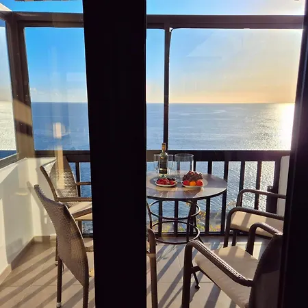 Apartment Very Romantic Seaview Mogan With Warm Pool